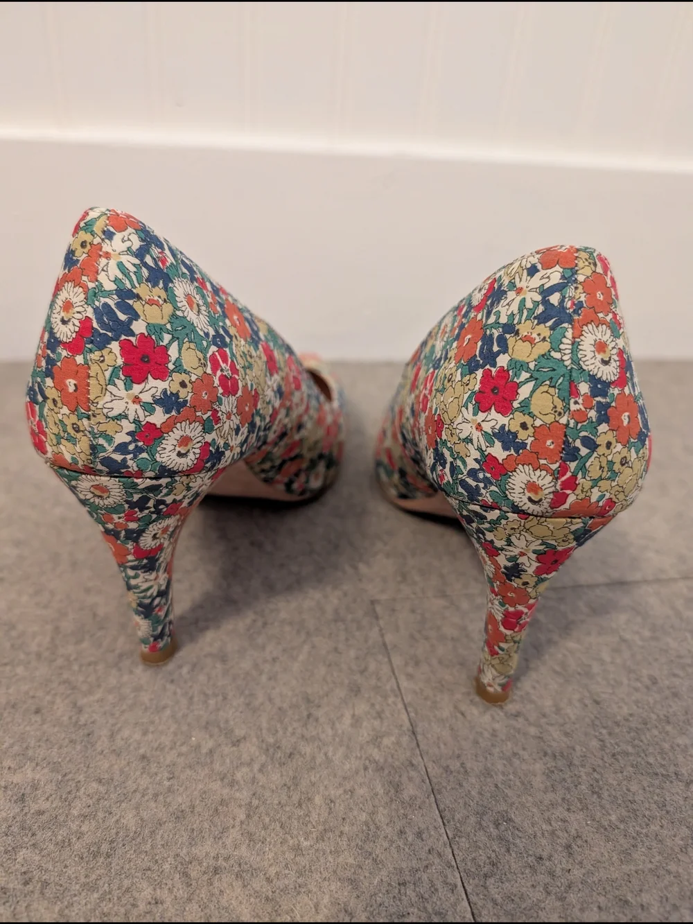 Floral Pointed-Toe Pumps in Red, Blue & Cream by MaraisUSA